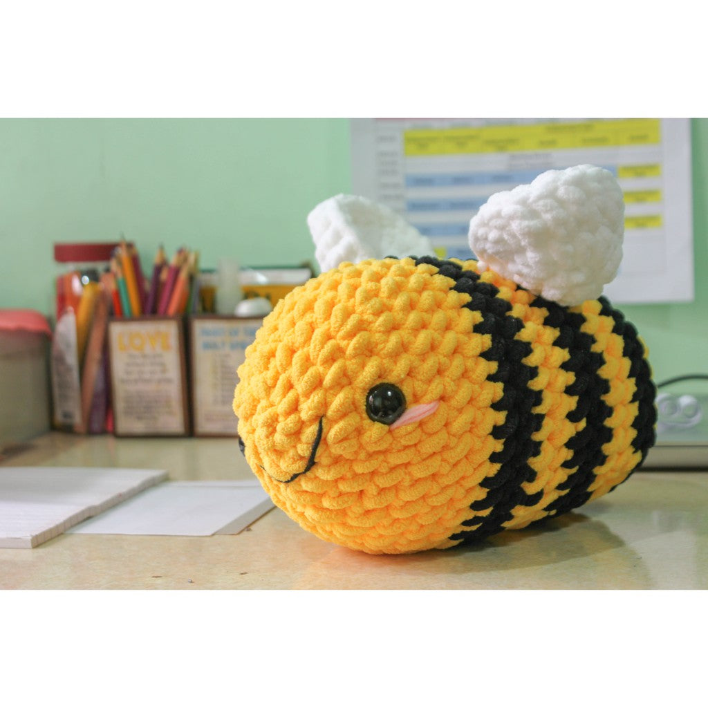 DIY Amigurumi / Crochet Classic Tiktok Bumblebee Yarn Set
