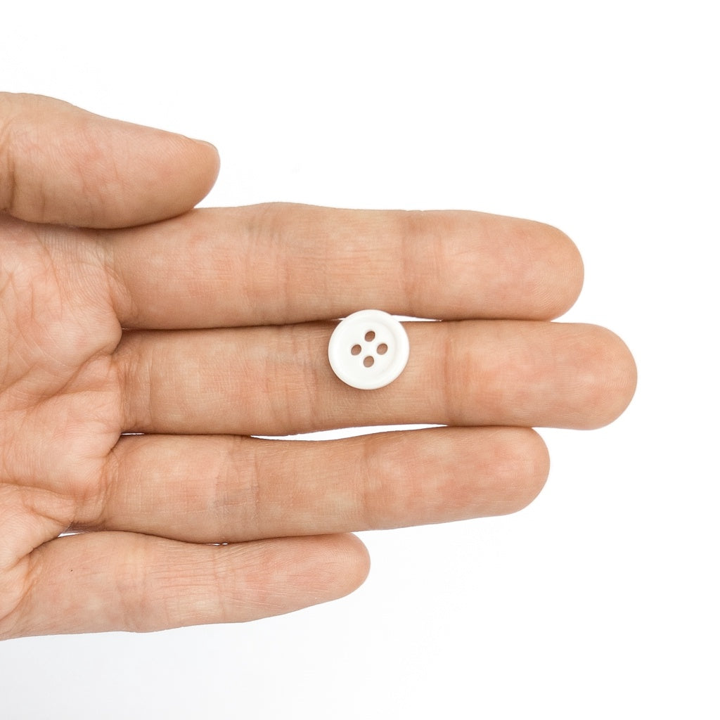 4-Hole Round White Plastic Buttons 8mm / 11mm / 15mm / 18mm / 20mm / 25mm / 30mm