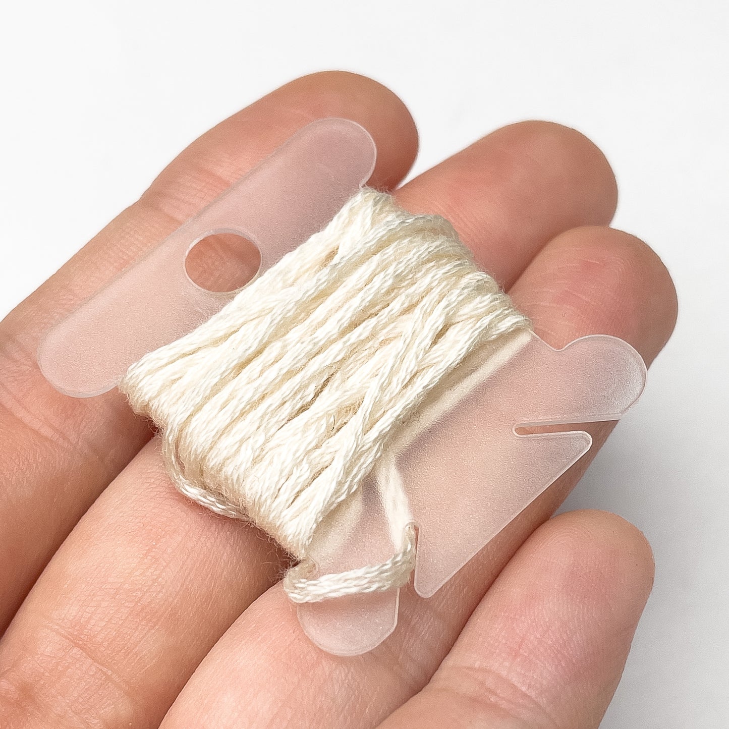 2 / 10pcs Plastic Bobbin for Embroidery Thread Floss