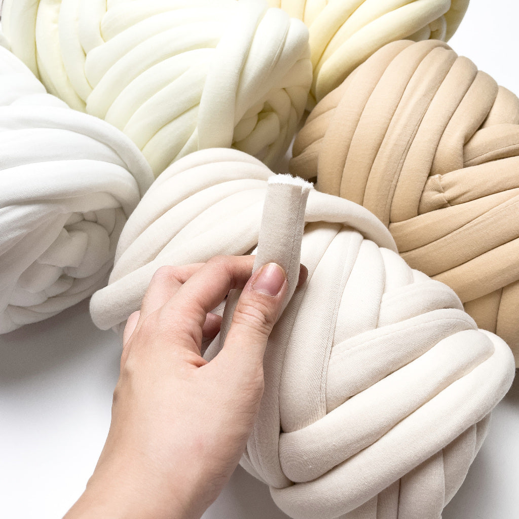 Thick Chunky Tube Yarn for Arm Knitting or Hand Knitting (500g)