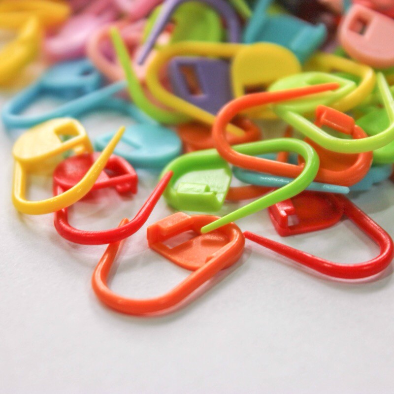 Oval Plastic Stitch Markers (15pcs / 100pcs)